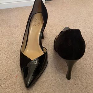 Naturalizer suede & patent pump